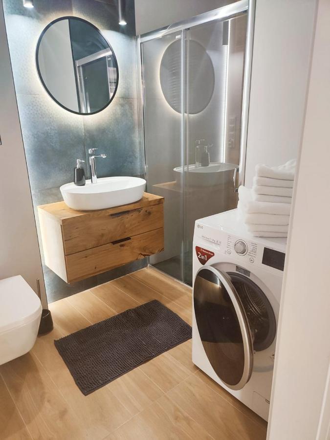 Miodowy Apartament Złotów Екстериор снимка